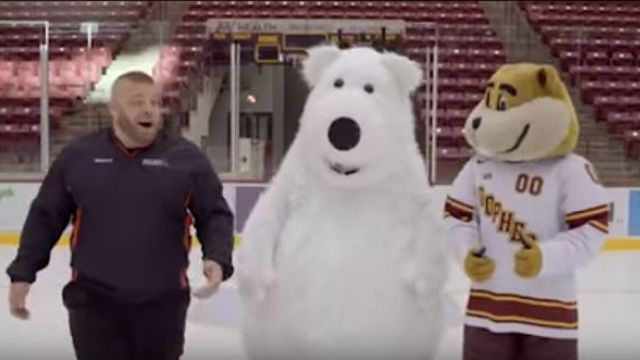 Minnesota Auto Dealer s Polar Bear Mascot Doesn t Seem At 