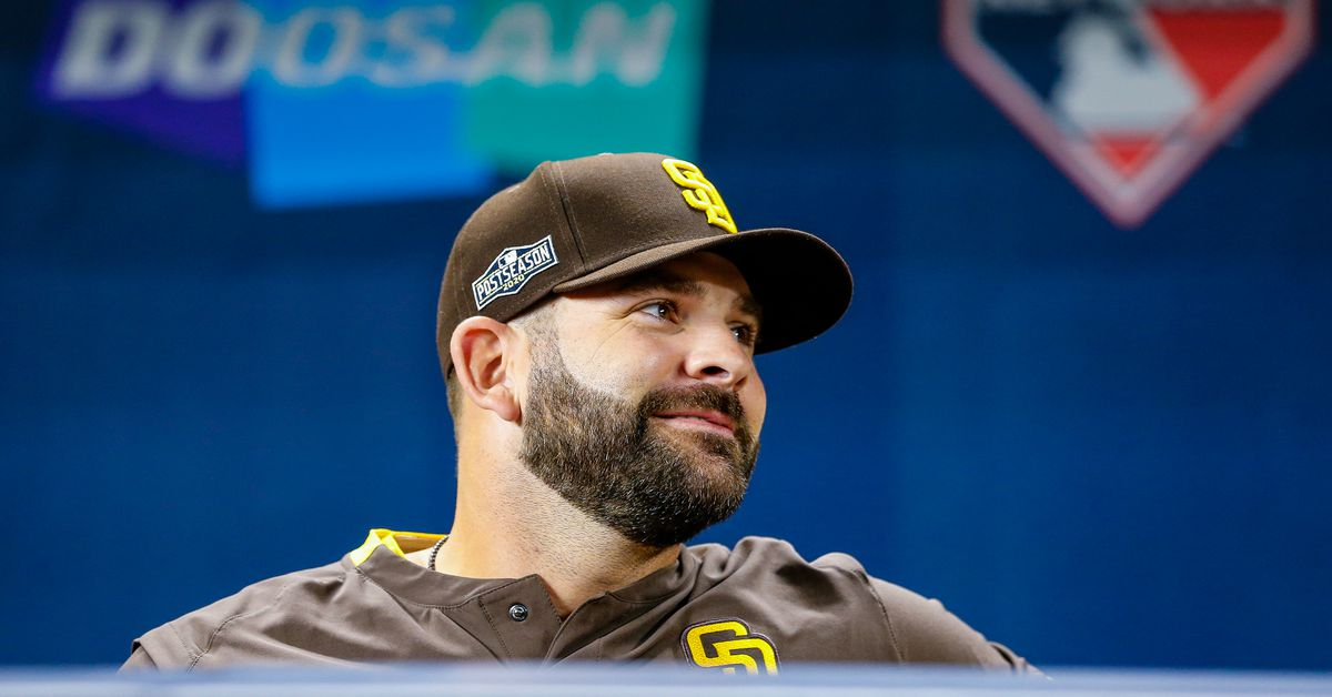 San Diego Padres Decline Mitch Moreland s 2021 Option