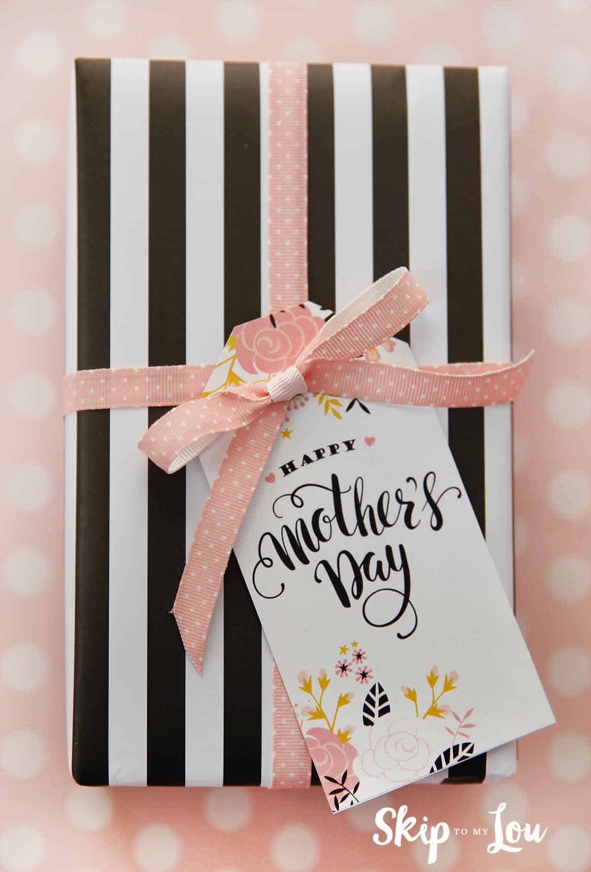 6 Beautiful FREE Printable Mothers Day Tags For Your Gifts